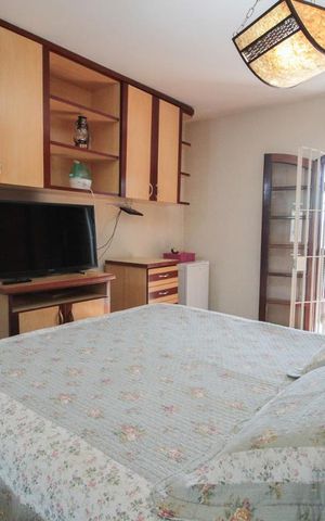 Casa à venda com 194m², 3 quartos e 3 vagasSuíte