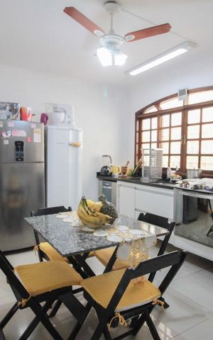 Casa à venda com 194m², 3 quartos e 3 vagasCozinha