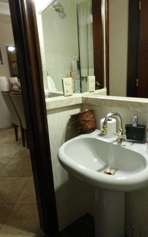 Casa à venda com 250m², 3 quartos e 3 vagasLavabo