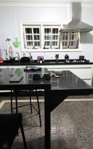 Casa à venda com 250m², 3 quartos e 3 vagasCozinha