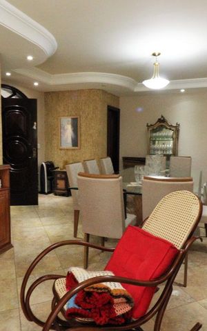 Casa à venda com 250m², 3 quartos e 3 vagasSala