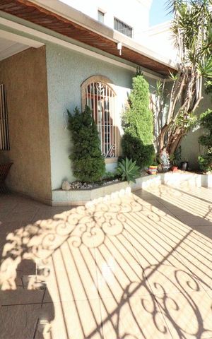 Casa à venda com 250m², 3 quartos e 3 vagasÁrea Externa