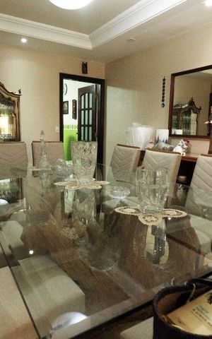 Casa à venda com 250m², 3 quartos e 3 vagasSala