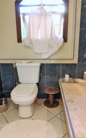 Casa à venda com 250m², 3 quartos e 3 vagasBanheiro 1