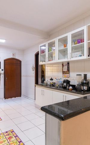 Casa para alugar com 385m², 3 quartos e 5 vagasCozinha