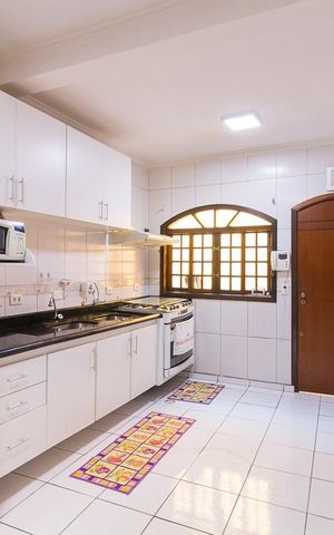 Casa para alugar com 385m², 3 quartos e 5 vagasCozinha