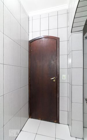 Casa para alugar com 385m², 3 quartos e 5 vagasBanheiro de Serviço
