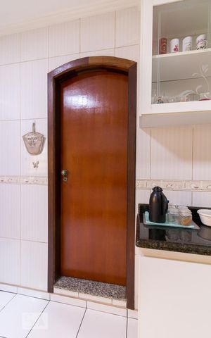 Casa para alugar com 385m², 3 quartos e 5 vagasCozinha - despensa