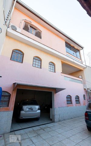 Casa para alugar com 385m², 3 quartos e 5 vagasFachada da casa