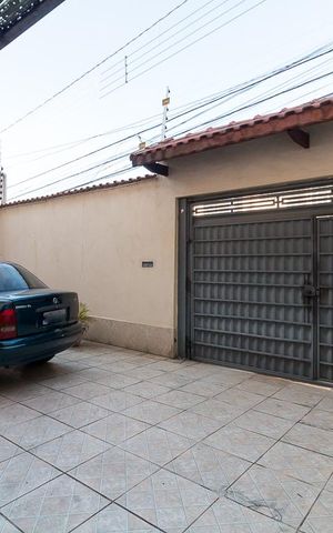 Casa para alugar com 385m², 3 quartos e 5 vagasGaragem e quintal