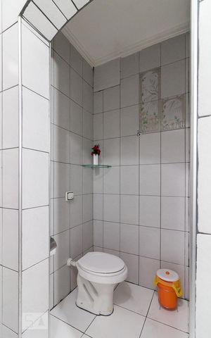 Casa para alugar com 385m², 3 quartos e 5 vagasBanheiro de Serviço