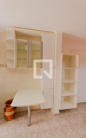 Casa à venda com 180m², 3 quartos e 2 vagas Casa à venda com 180m², 3 quartos e 2 vagasArmário