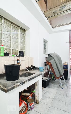 Casa à venda com 120m², 6 quartos e 2 vagas Casa à venda com 120m², 6 quartos e 2 vagasÁrea de Serviço Casa 2