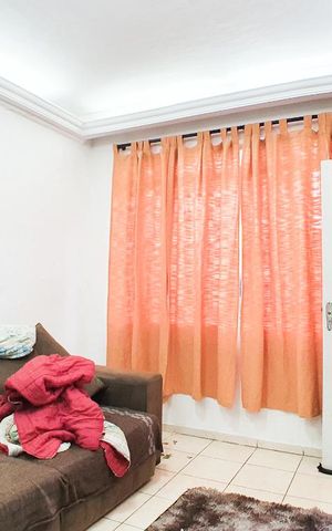 Casa à venda com 120m², 6 quartos e 2 vagas Casa à venda com 120m², 6 quartos e 2 vagasSala Casa 2