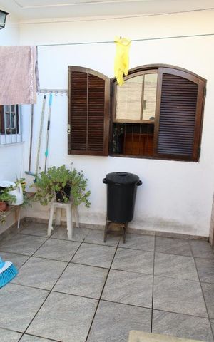Casa à venda com 165m², 3 quartos e 3 vagasÁrea de serviço