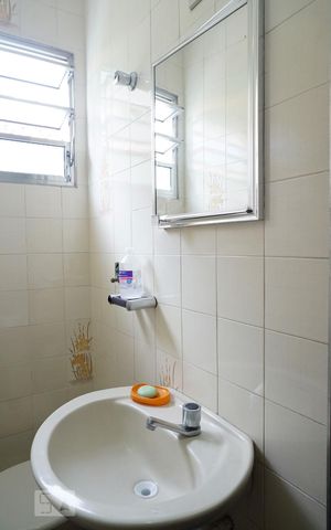 Casa à venda com 170m², 4 quartos e 2 vagasCasa 1 - Banheiro da Suíte