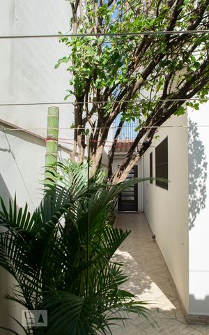 Casa à venda com 115m², 2 quartos e 2 vagas Casa à venda com 115m², 2 quartos e 2 vagasCORREDOR LATERAL