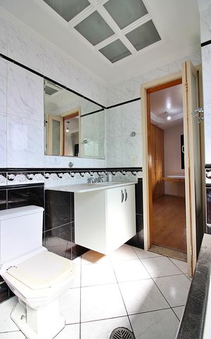 Apartamento à venda com 134m², 3 quartos e 3 vagasBanheiro da Suíte 1