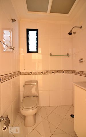 Apartamento à venda com 134m², 3 quartos e 3 vagasBanheiro da Suíte 2