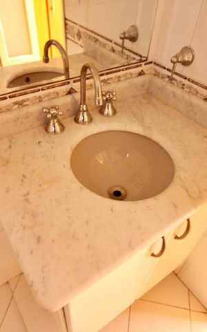 Apartamento à venda com 134m², 3 quartos e 3 vagasDetalhes do Banheiro da Suíte 2