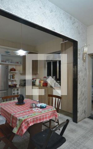 Casa à venda com 300m², 4 quartos e 2 vagasCozinha