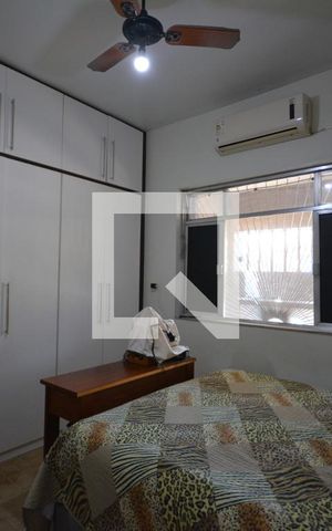 Casa à venda com 300m², 4 quartos e 2 vagasQuarto 2 Suíte