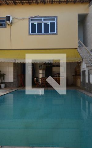 Casa à venda com 300m², 4 quartos e 2 vagasÁrea comum - Piscina