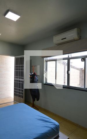 Casa à venda com 300m², 4 quartos e 2 vagasQuarto 4  - Suíte