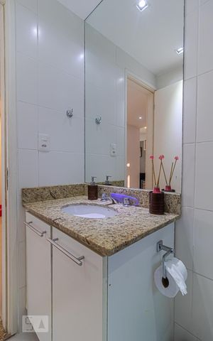 Apartamento à venda com 179m², 4 quartos e 1 vaga Apartamento à venda com 179m², 4 quartos e 1 vagaBanheiro Social 2