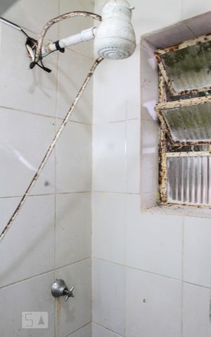 Casa à venda com 504m², 4 quartos e 2 vagas Casa à venda com 504m², 4 quartos e 2 vagasBanheiro do Quarto 2 - Suíte