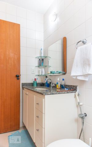 Apartamento à venda com 78m², 2 quartos e 2 vagas Apartamento à venda com 78m², 2 quartos e 2 vagasBanheiro da suíte