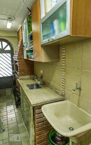Casa à venda com 203m², 3 quartos e 2 vagas Casa à venda com 203m², 3 quartos e 2 vagasÁrea de Serviço