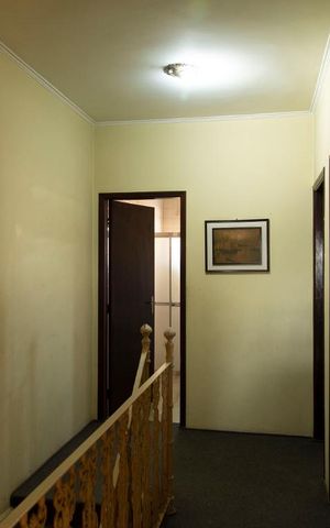 Casa à venda com 600m², 3 quartos e 3 vagas Casa à venda com 600m², 3 quartos e 3 vagasCorredor