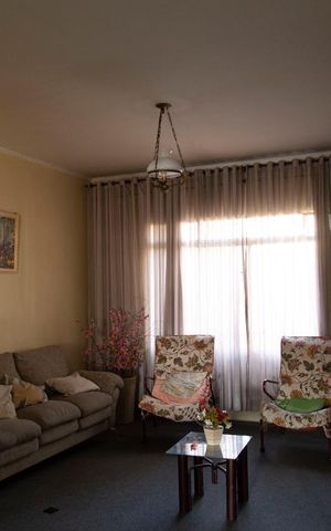 Casa à venda com 600m², 3 quartos e 3 vagas Casa à venda com 600m², 3 quartos e 3 vagasSala
