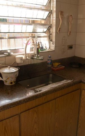 Casa à venda com 600m², 3 quartos e 3 vagas Casa à venda com 600m², 3 quartos e 3 vagasPia