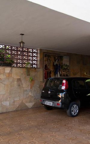 Casa à venda com 600m², 3 quartos e 3 vagas Casa à venda com 600m², 3 quartos e 3 vagasGaragem