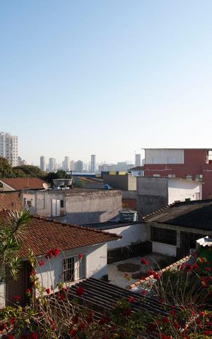 Casa à venda com 600m², 3 quartos e 3 vagas Casa à venda com 600m², 3 quartos e 3 vagasVista da Sacada