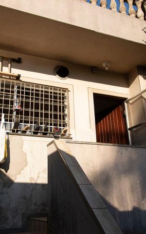Casa à venda com 600m², 3 quartos e 3 vagas Casa à venda com 600m², 3 quartos e 3 vagasÁrea Externa