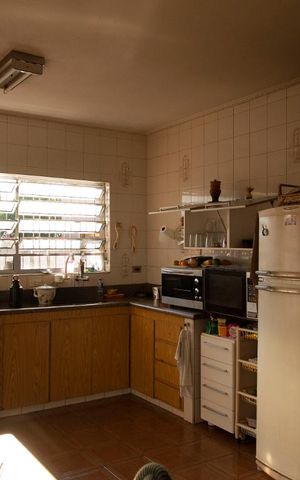 Casa à venda com 600m², 3 quartos e 3 vagas Casa à venda com 600m², 3 quartos e 3 vagasCozinha