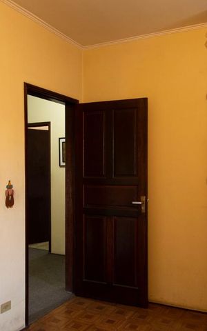 Casa à venda com 600m², 3 quartos e 3 vagas Casa à venda com 600m², 3 quartos e 3 vagasQuarto 2