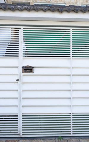 Casa à venda com 150m², 3 quartos e 2 vagasFachada