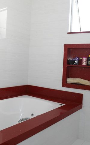 Casa à venda com 282m², 3 quartos e 6 vagasBanheiro do Quarto 1