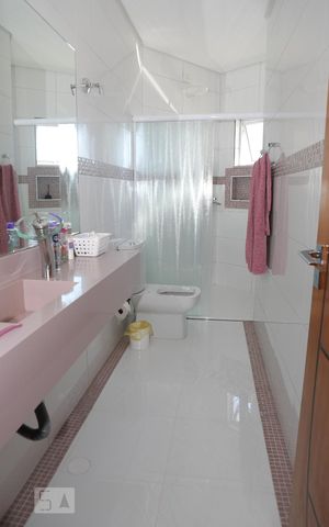 Casa à venda com 282m², 3 quartos e 6 vagasBanheiro
