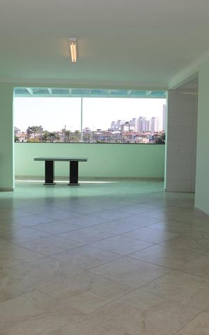 Casa à venda com 282m², 3 quartos e 6 vagasGaragem e Área de lazer