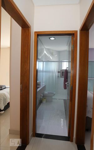 Casa à venda com 282m², 3 quartos e 6 vagasCorredor