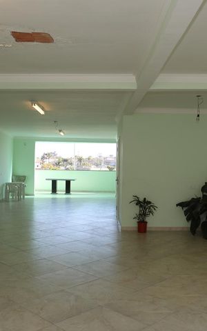 Casa à venda com 282m², 3 quartos e 6 vagasGaragem e Área de lazer