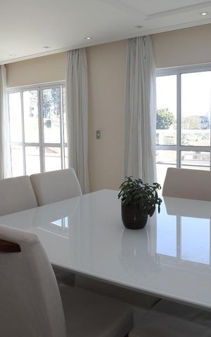 Casa à venda com 282m², 3 quartos e 6 vagasSala