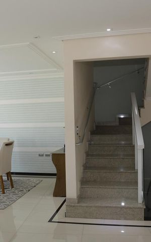 Casa à venda com 282m², 3 quartos e 6 vagasSala