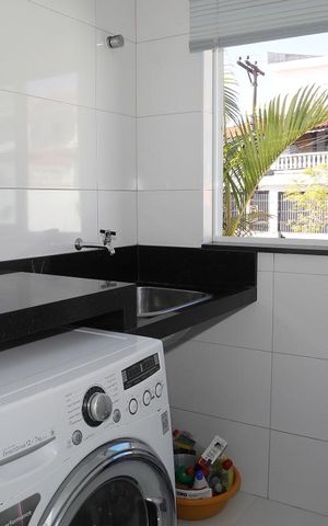 Casa à venda com 282m², 3 quartos e 6 vagasDespensa