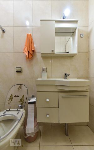 Casa à venda com 156m², 3 quartos e 1 vaga Casa à venda com 156m², 3 quartos e 1 vagaBanheiro da Suíte 1